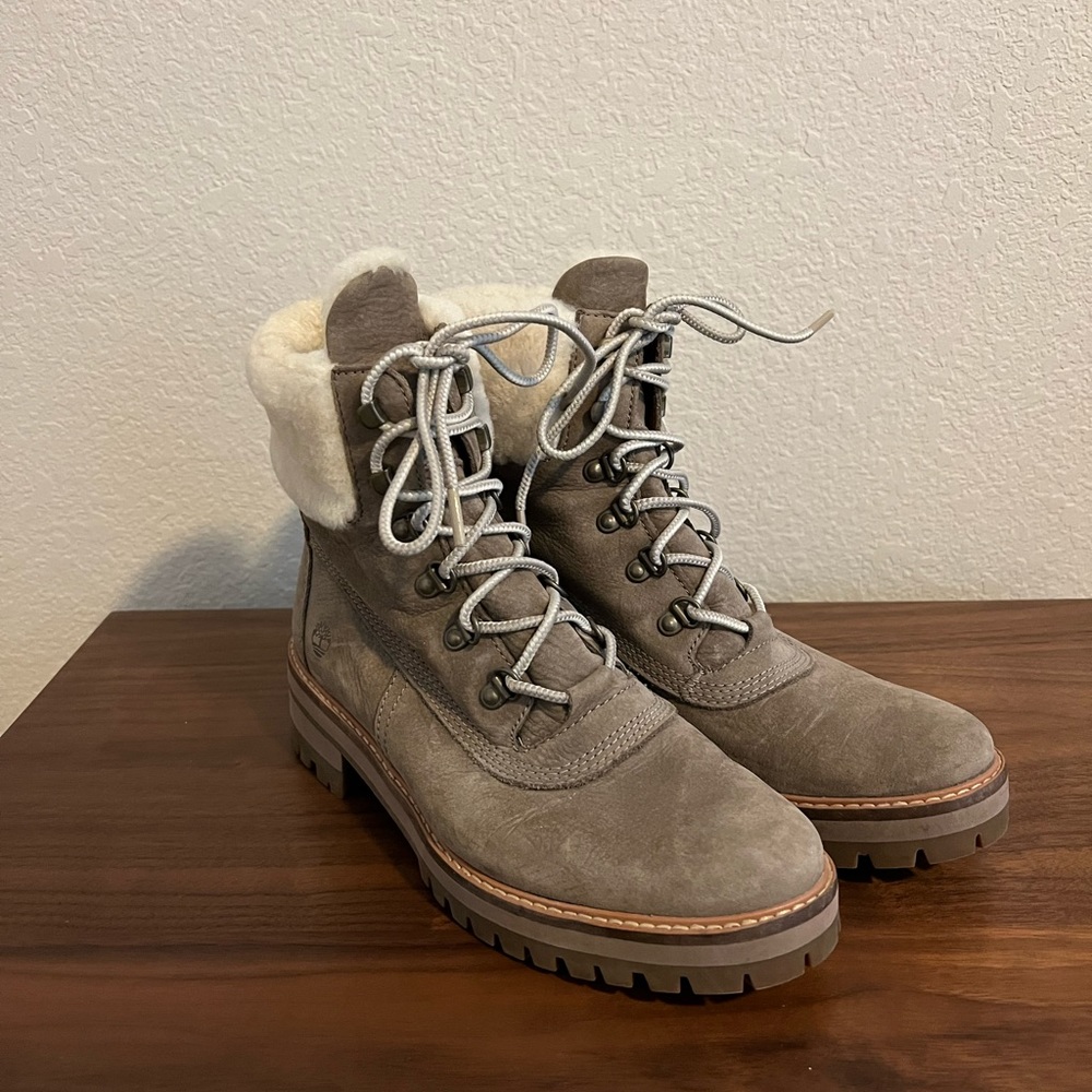 Timberland Women’s Courmayeur 6” Shearling Winter Boots Size 9.5